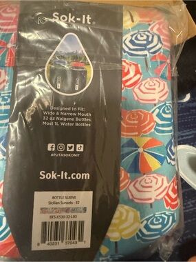 SOK IT Reusable Insulating Beverage Sleeve - Bright Multicolor Beach Print